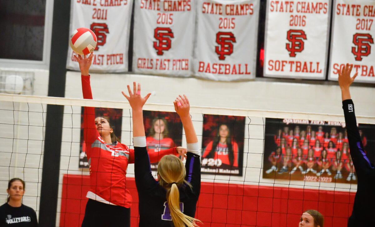 Keep on fighting Lehi volleyball makes key plays, wins at Spanish Fork